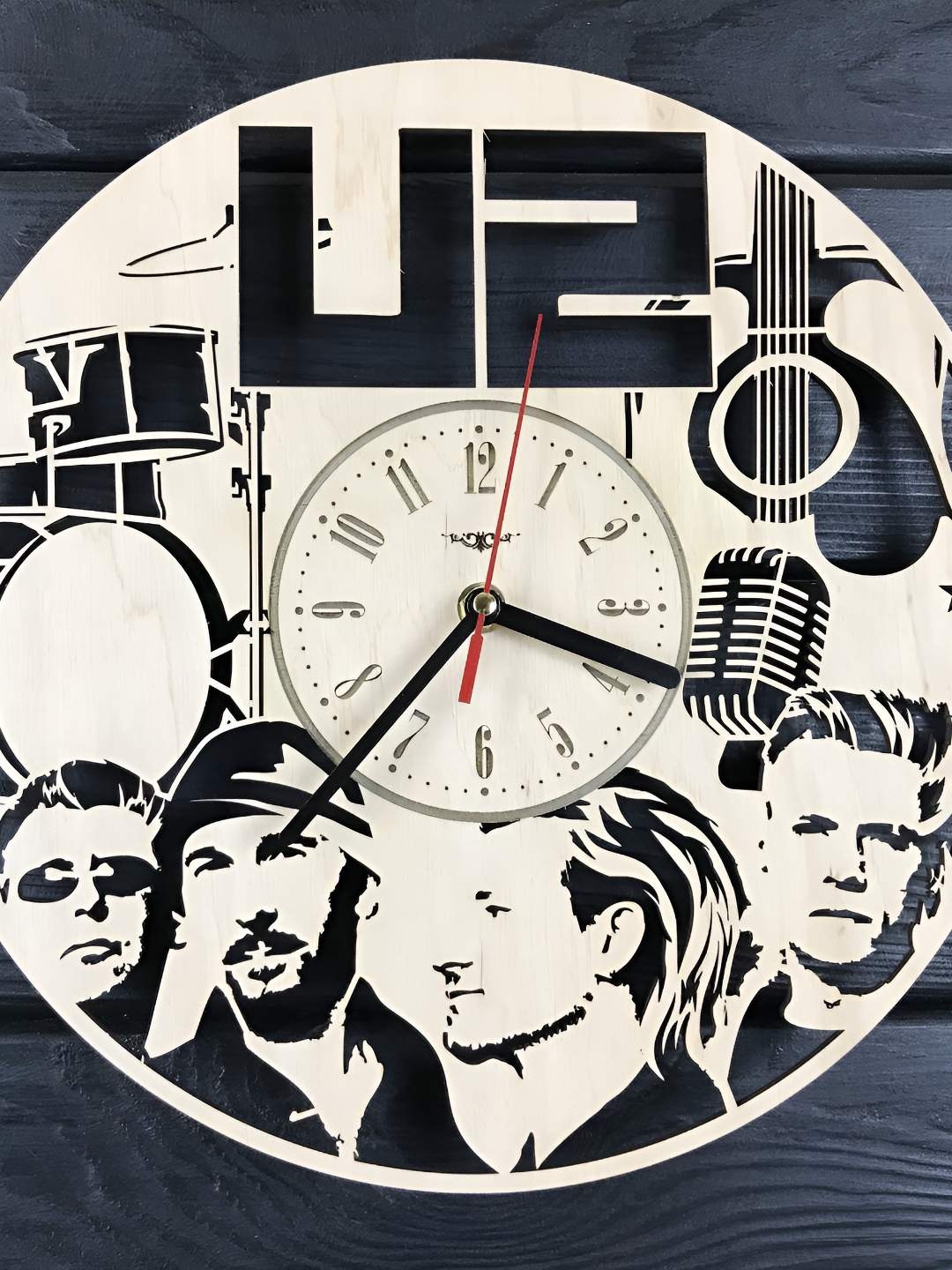 

QEZNEF Beige & Black Printed Analogue Wooden Contemporary Wall Clock