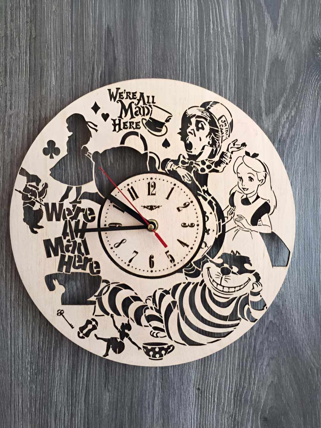 

QEZNEF Beige & Black Printed Contemporary Wooden Round Wall Clock