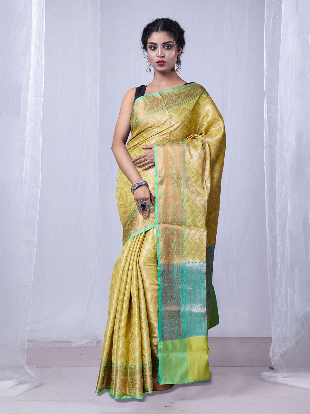 

Unnati Silks Woven Design Zari Tissue Handloom Banarasi Saree, Green