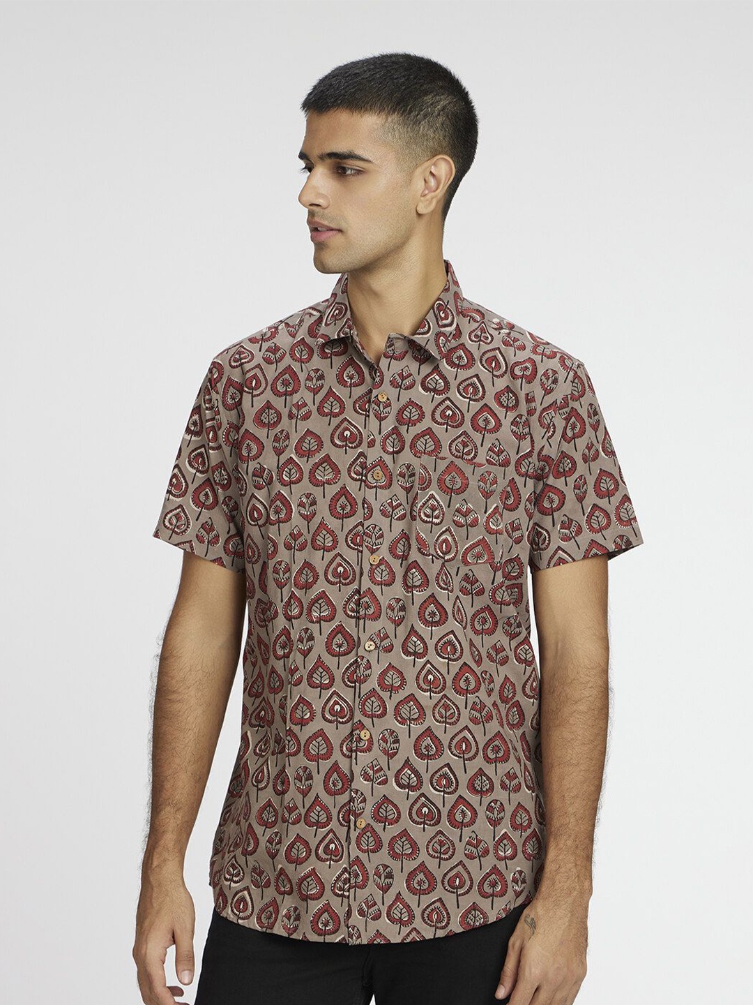 

Patrah Men Spread Collar Floral Printed Cotton Relaxed Fit Casual Shirt, Grey