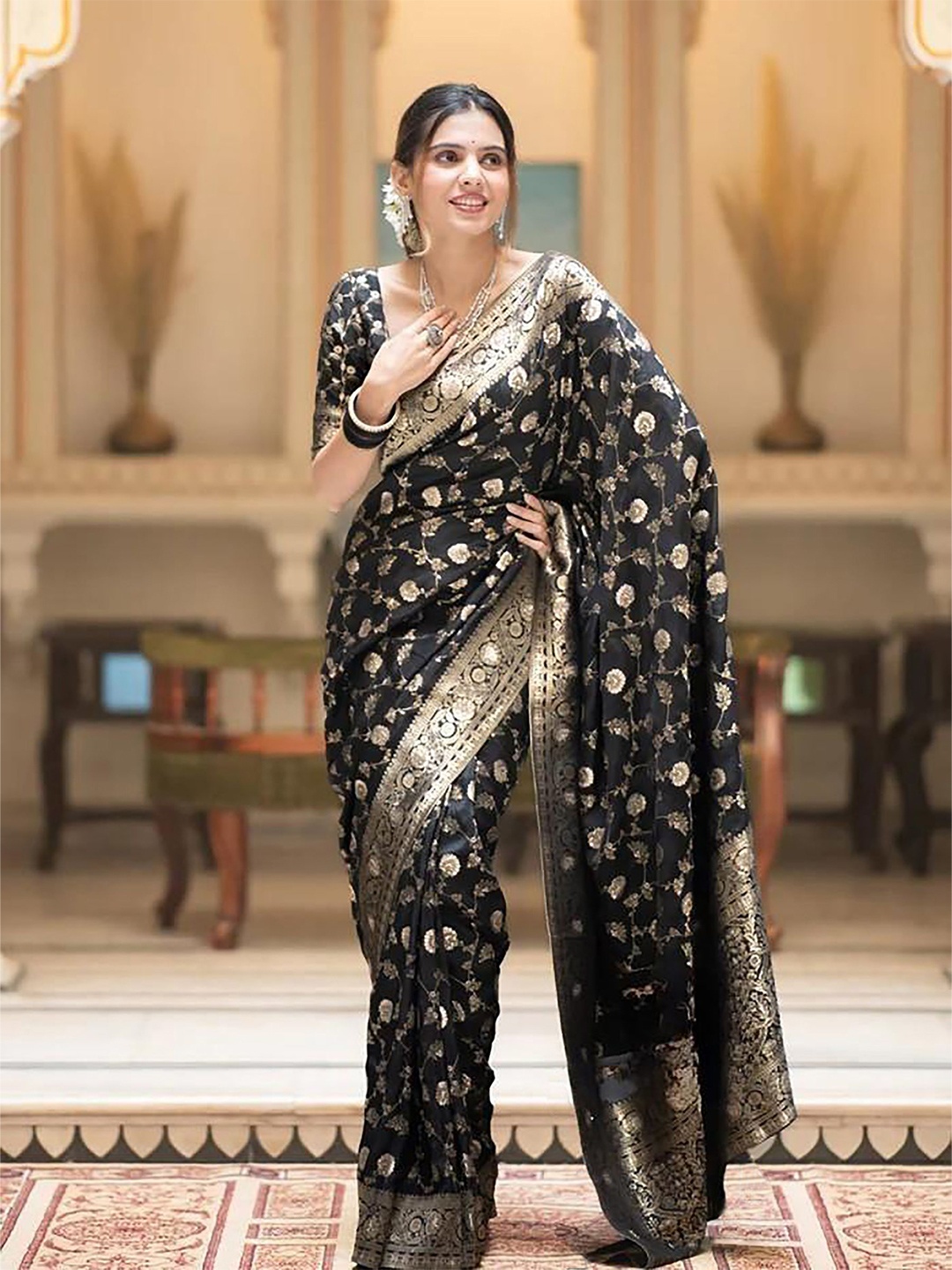 

Aldwych Woven Design Zari Silk Blend Banarasi Saree, Black