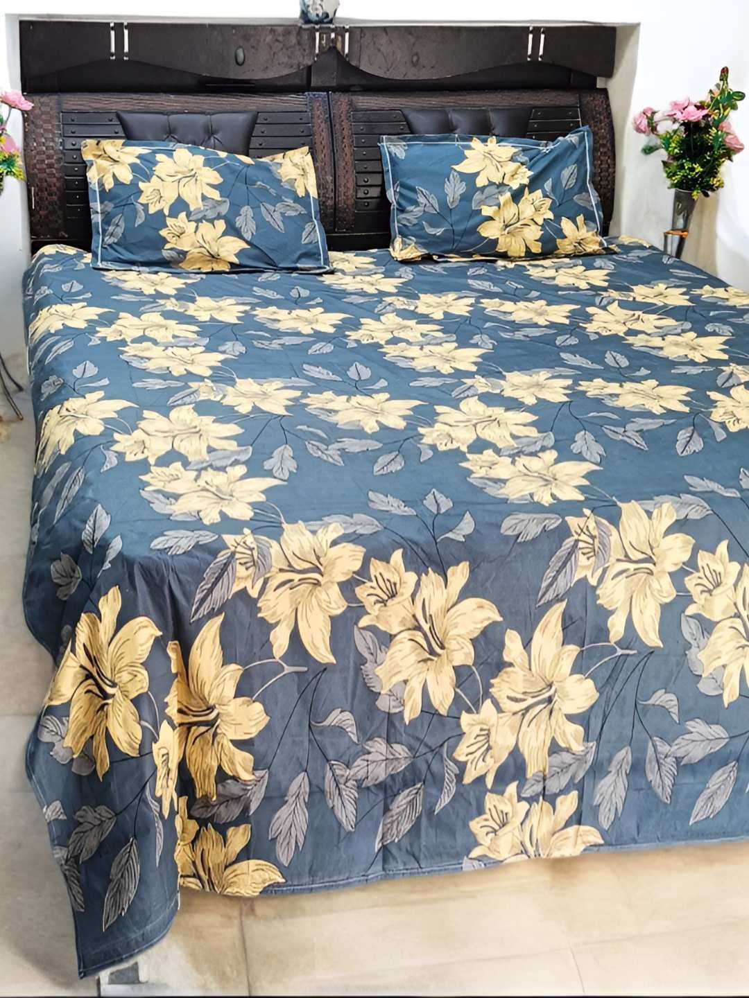 

V.R.ENTERPRISES Grey Floral Printed 210 TC Cotton Queen Bedsheet with 2 Pillow Covers