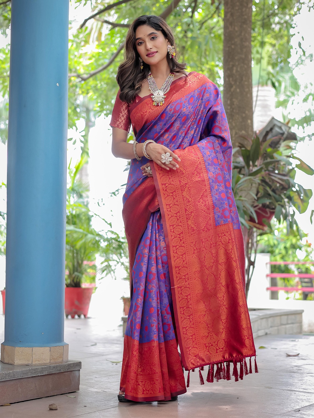 

Mitera Ethnic Motifs Zari Woven Design Kanjeevaram Saree, Purple