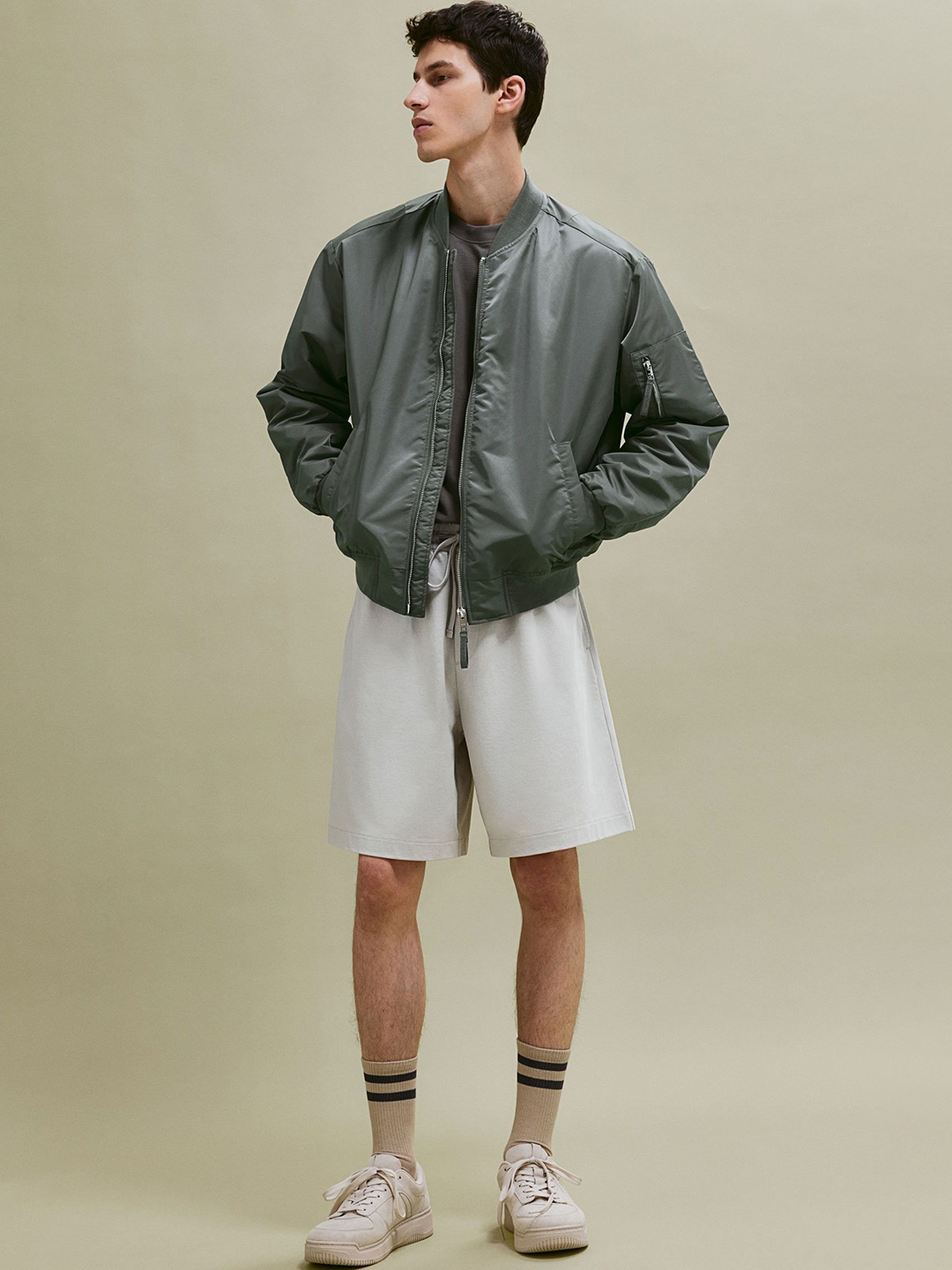 

H&M Loose Fit Bomber Jackets, Green