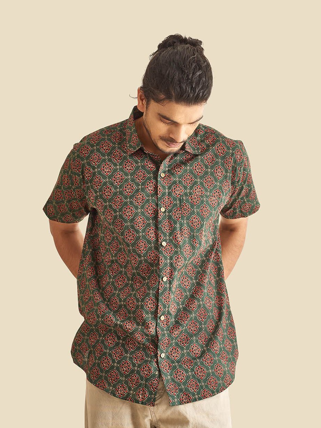 

Patrah Men Spread Collar Conversational Printed Cotton Relaxed Fit Casual Shirt, Green