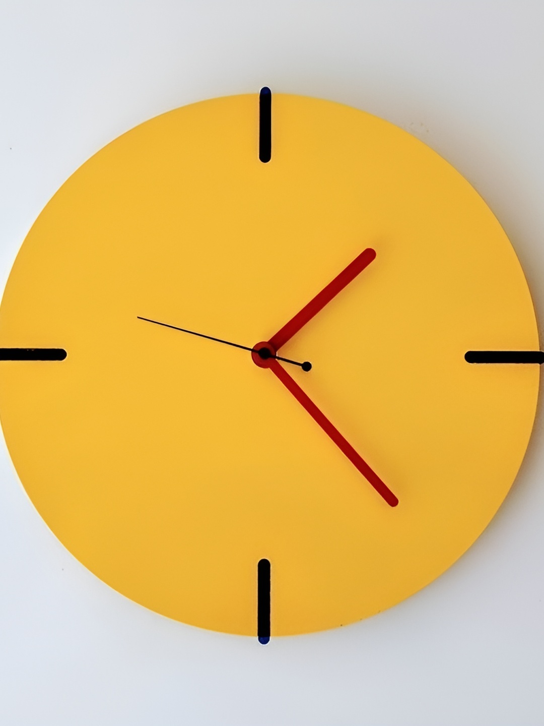 

QEZNEF Yellow Round Shaped Analogue Wooden Wall Clock
