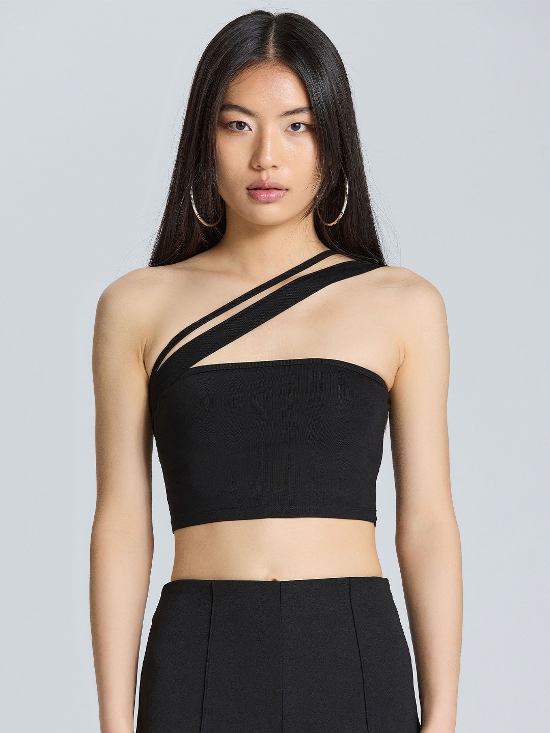 

ZOMODA Women Solid One-Shoulder Fitted Crop Top, Black