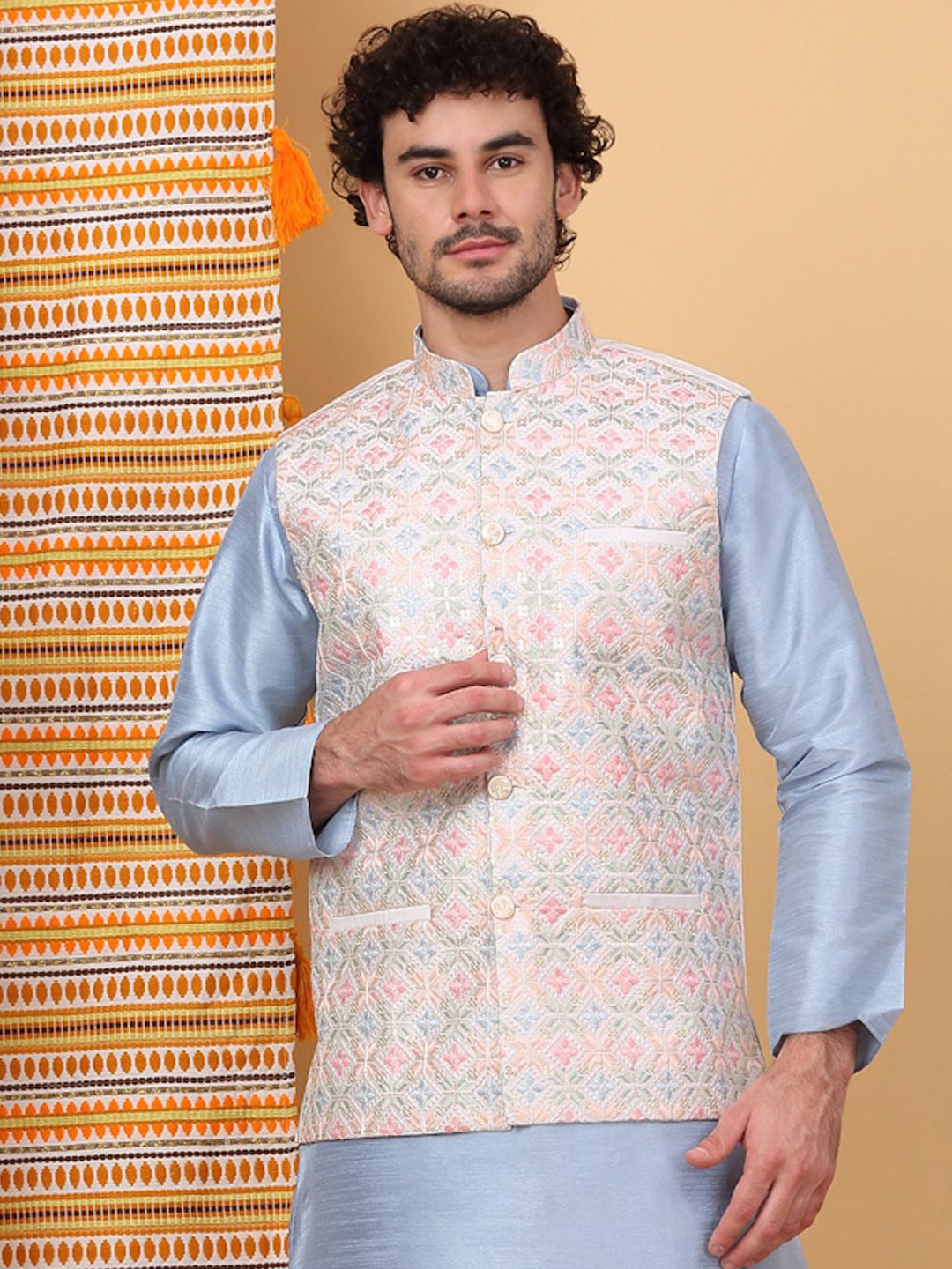 

KRAFT INDIA LUXE Embroidered Woven Nehru Jackets, Cream