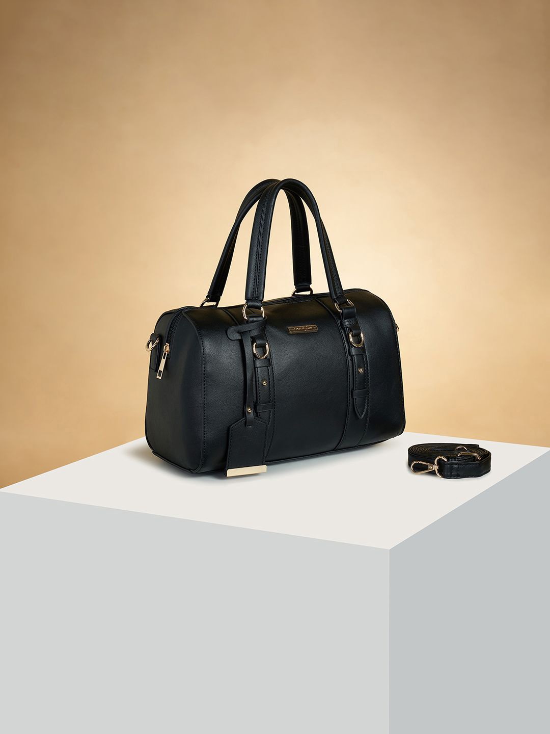 

Forever Glam by Pantaloons Women Structured Handheld Bag, Black