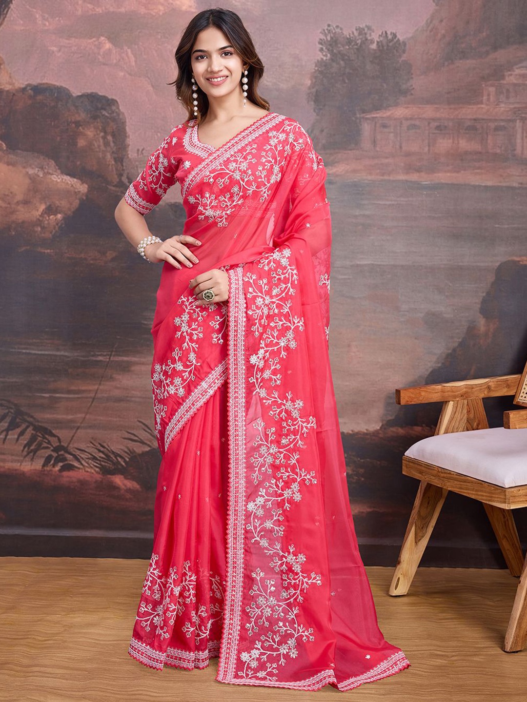 

House of Pataudi Floral Embroidered Saree With Blouse, Pink