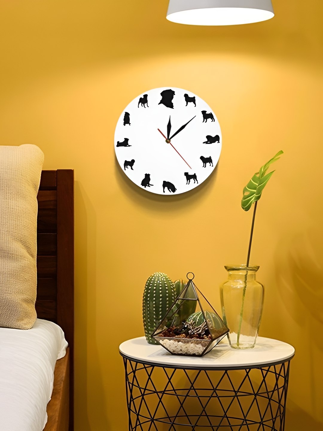 

QEZNEF White & Black Round Shaped Wooden Contemporary Wall Clock