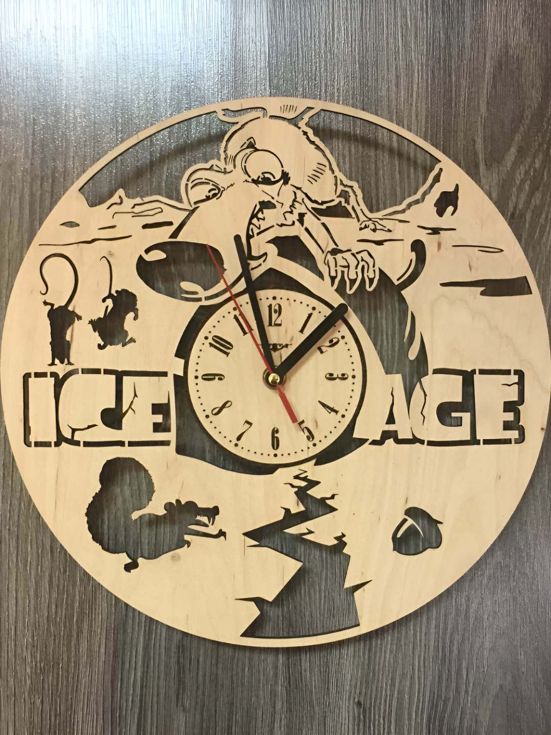 

QEZNEF Beige & Black Printed Round Analogue Wooden Wall Clock
