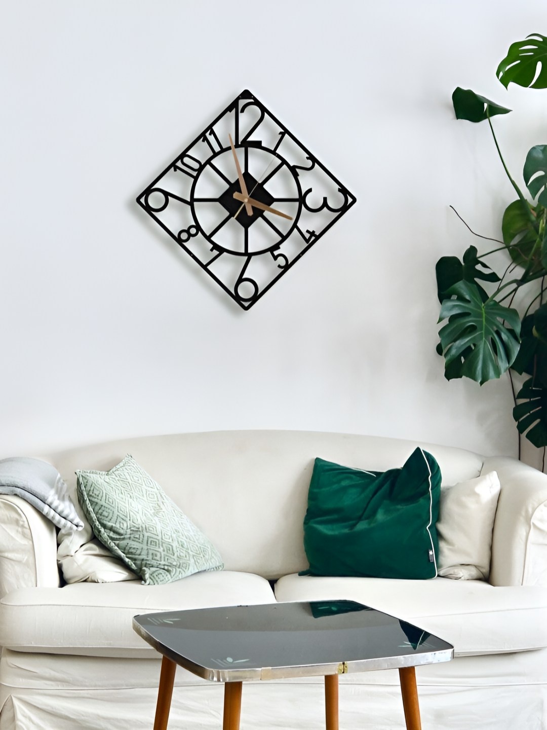 

QEZNEF Black Contemporary Analogue Wooden Wall Clock