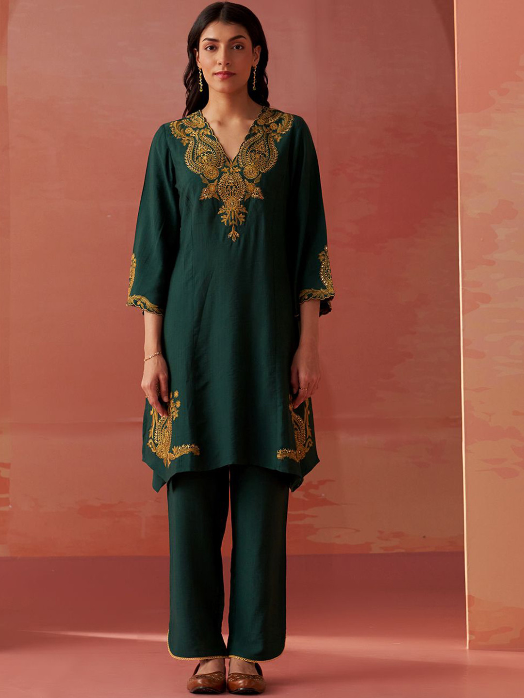 

Lakshita Floral Embroidered Sequinned Tunic & Trousers, Green