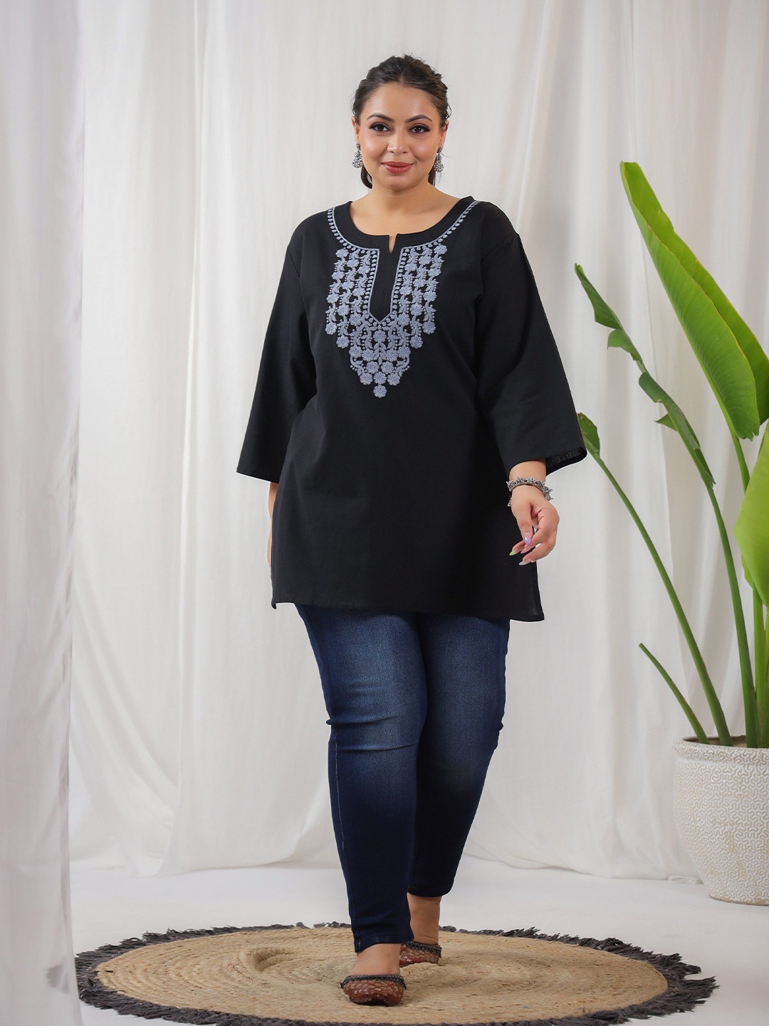 

LALI JAIPUR Women Embroidered Tunic, Black