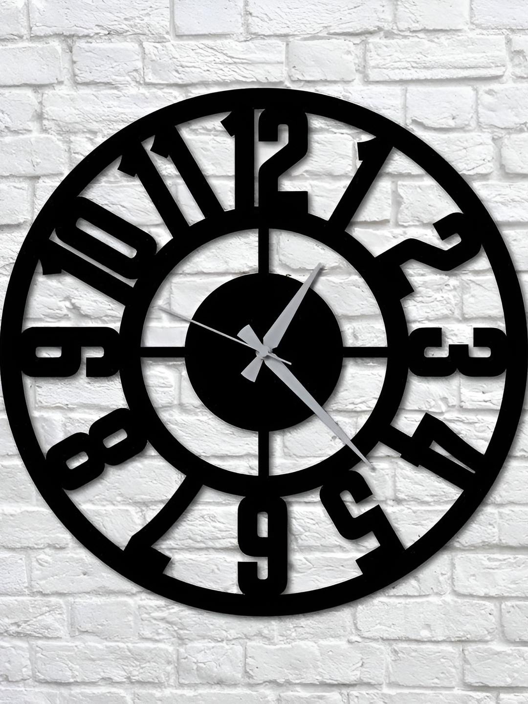 

QEZNEF Black & Grey Textured Analogue Contemporary Round Shaped Wooden Wall Clock