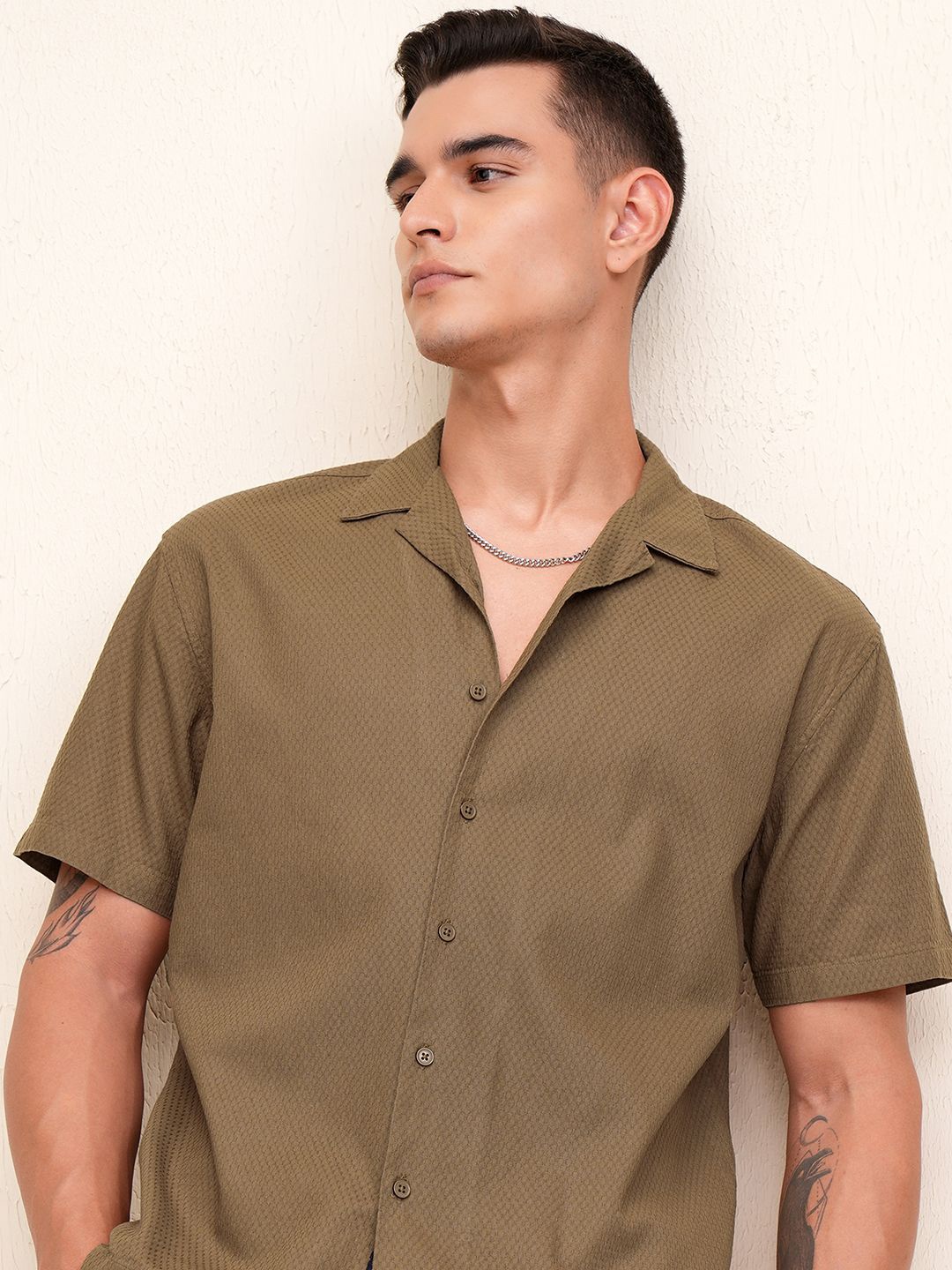 

HIGHLANDER Men Lino Dobby Textured Cuban Collar Relaxed Shirt, Khaki