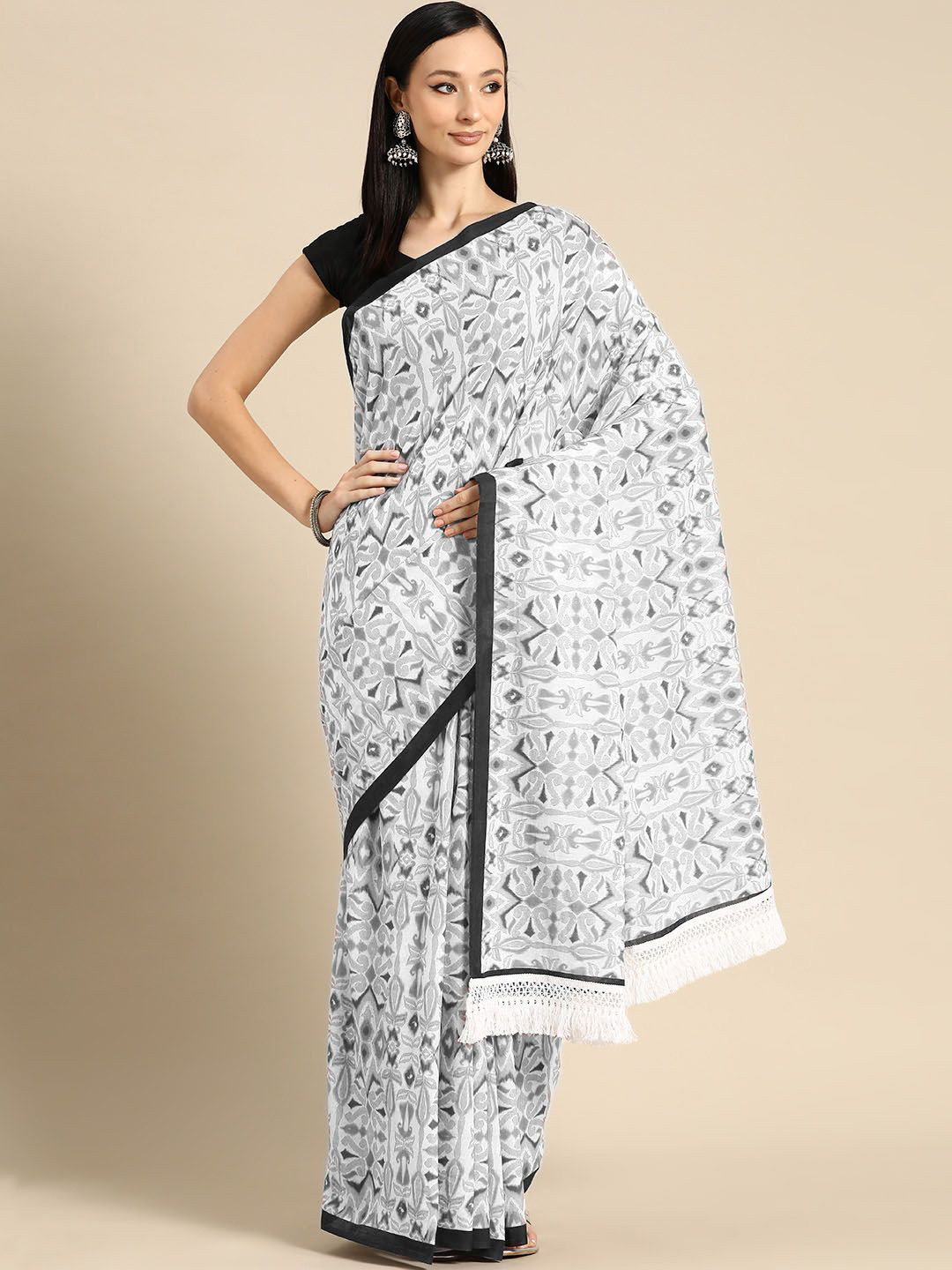 

BUTA BUTI Women Pure Cotton Printed Saree, Grey
