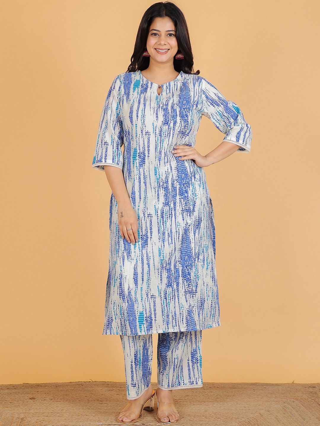 

Aramya Abstract Dyed Keyhole Neck Cotton Straight Kurta, Off white