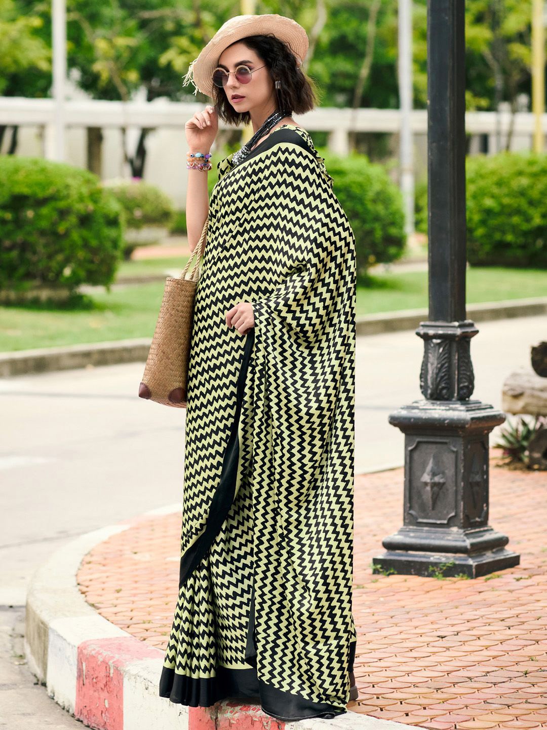 

Anouk Woven Design Geometric Saree, Green