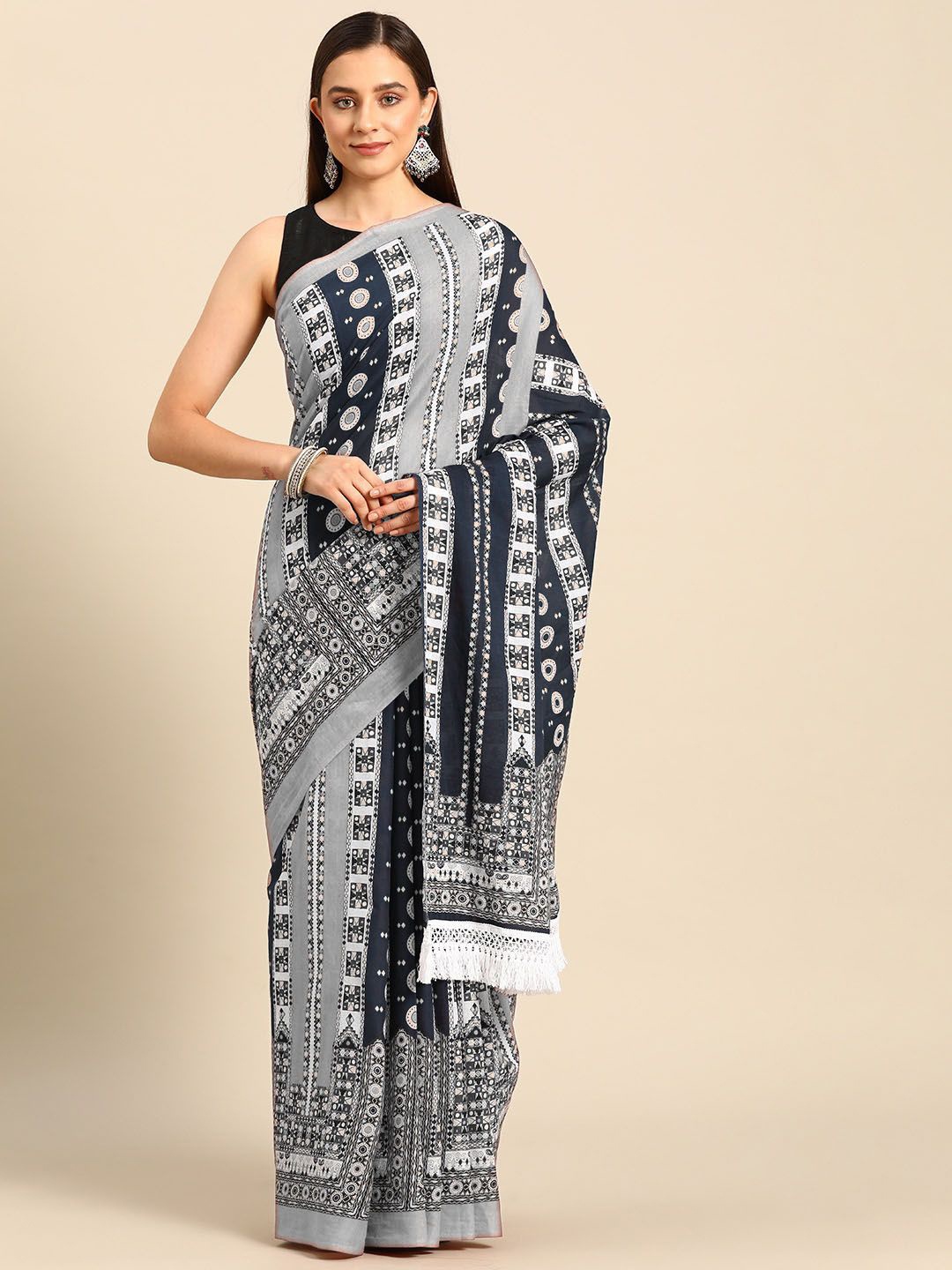 

BUTA BUTI Geometric Printed Pure Cotton Saree, Grey