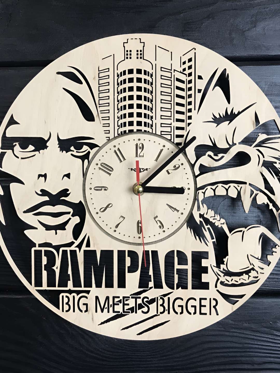 

QEZNEF Beige & Black Rampage Analogue Contemporary Round Shaped Wooden Wall Clock