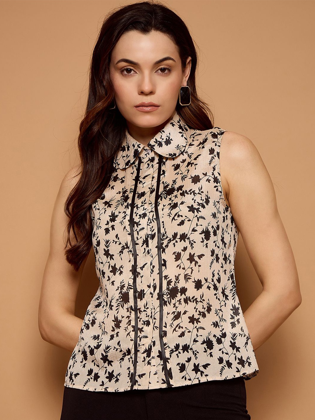 

Kibo Women Standard Peter Pan Collar Floral Printed Casual Shirt, Beige