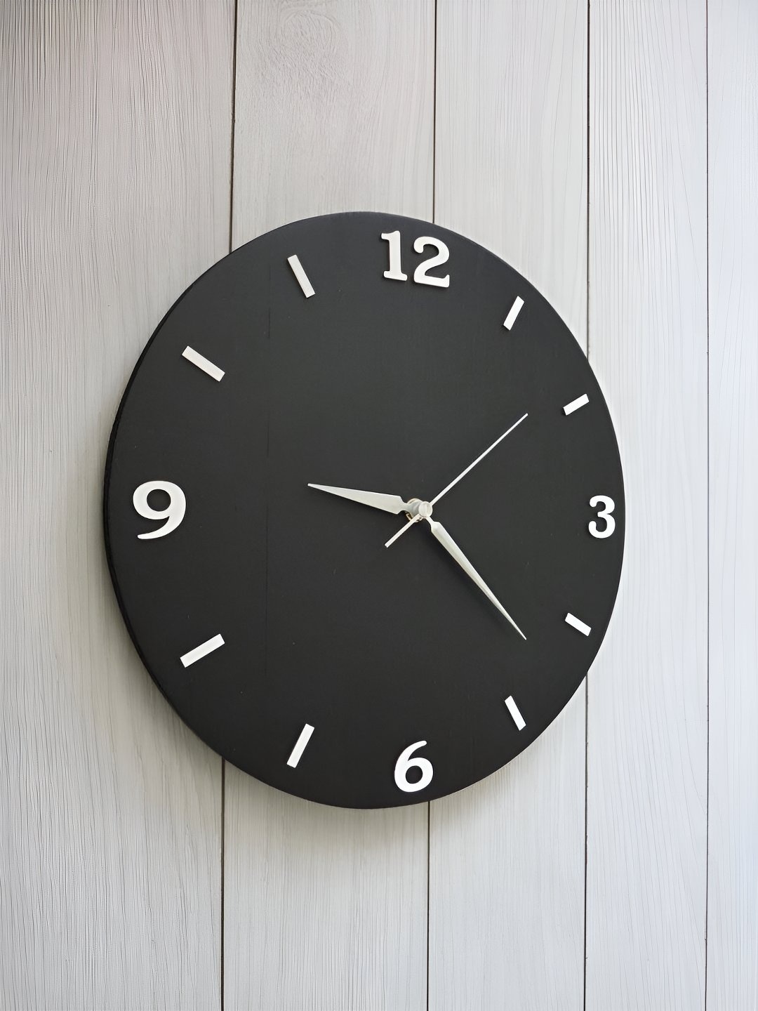 

QEZNEF Black Round Analogue Wooden Wall Clock Without Glass