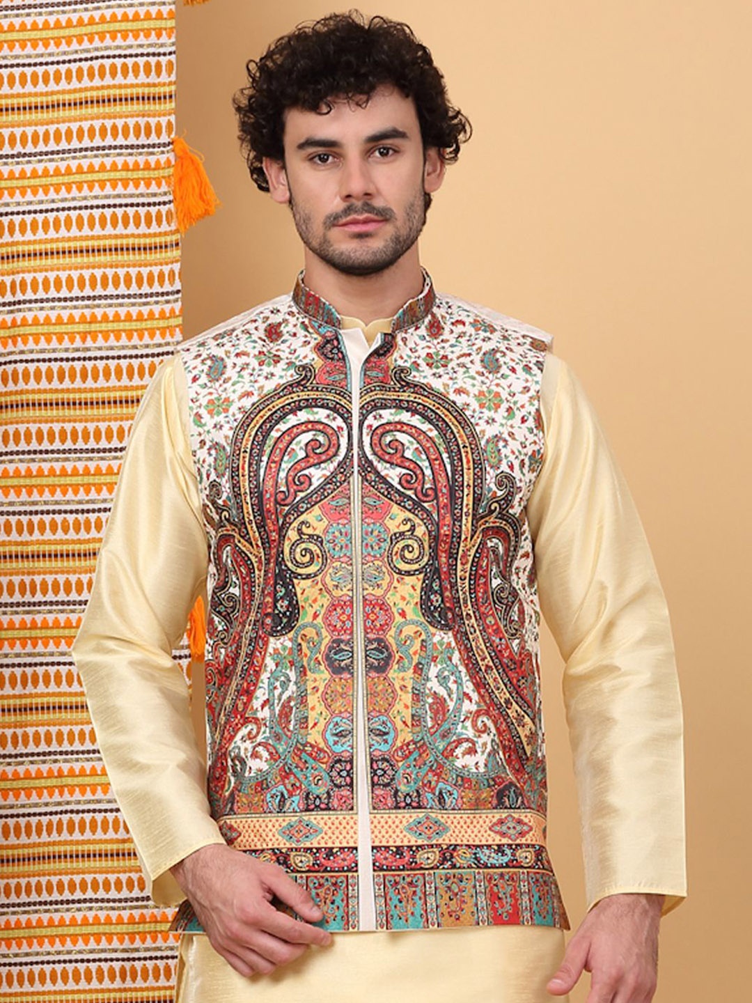 

KRAFT INDIA LUXE Paisley Printed Woven Nehru Jackets, Cream