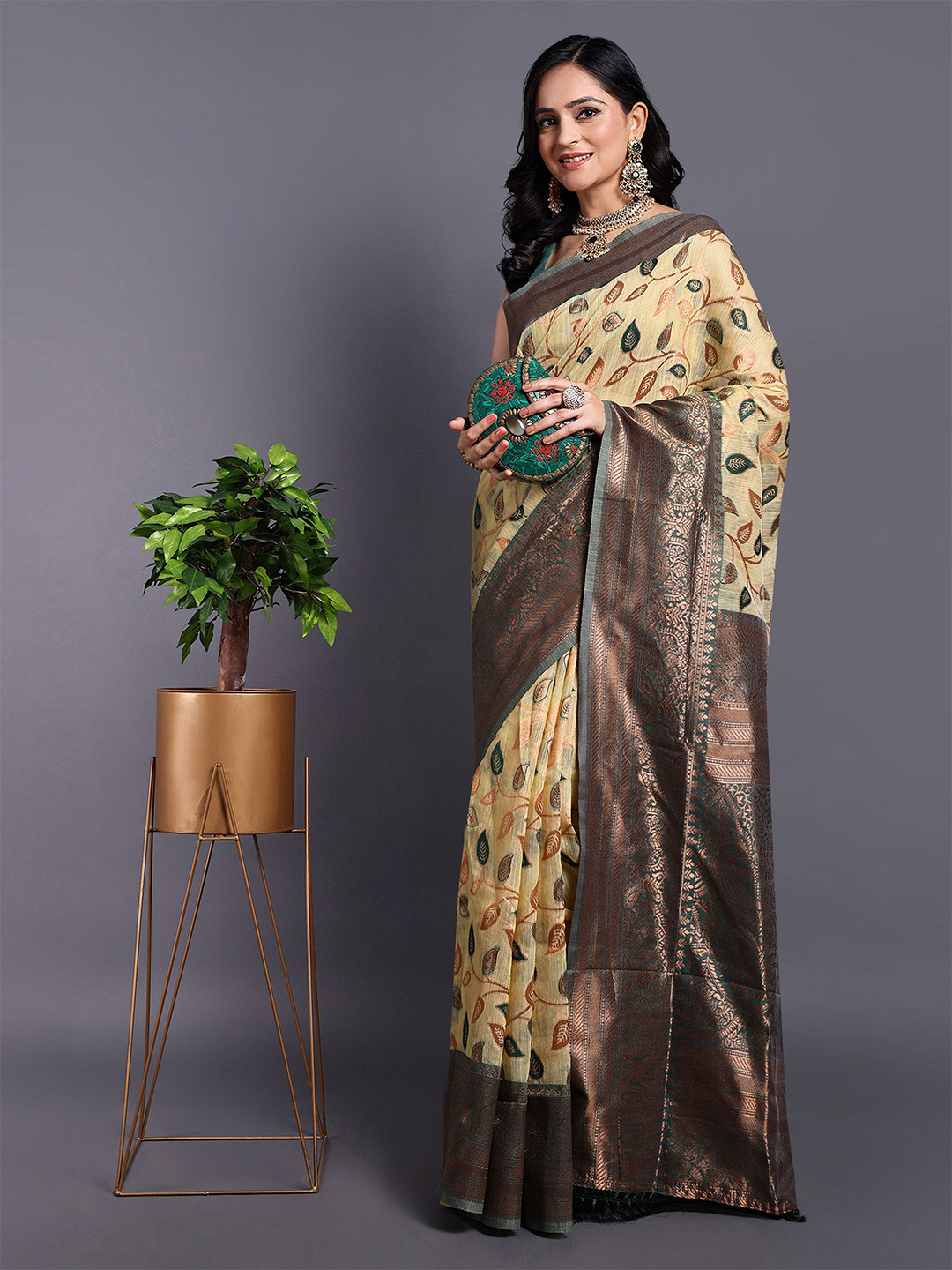 

SWAMI STUDIO Floral Zari Pure Cotton Kanjeevaram Saree, Yellow