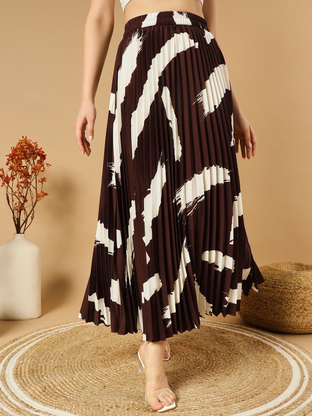 

ZWERLON Women Abstract Printed Flared Maxi Skirts, Brown