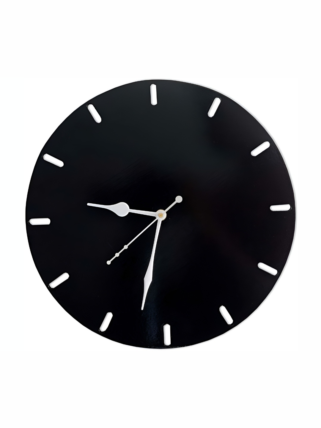 

QEZNEF Black & White Round Shaped Analogue Wooden Wall Clock