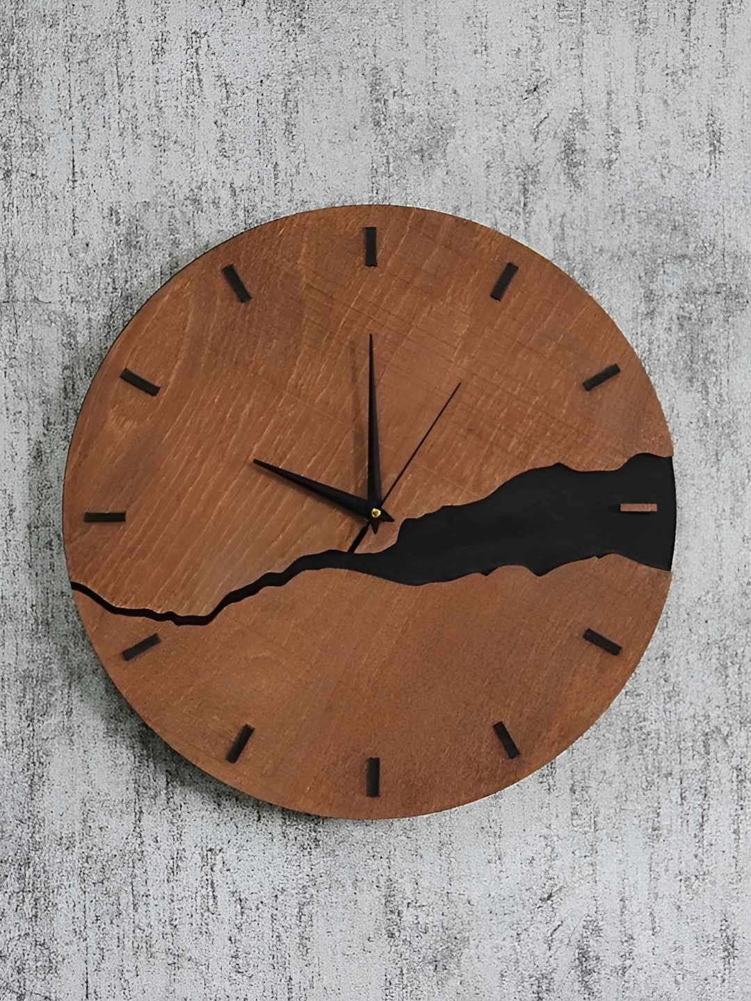 

QEZNEF Black & Brown Printed Round Analogue Wooden Wall Clock Without Glass