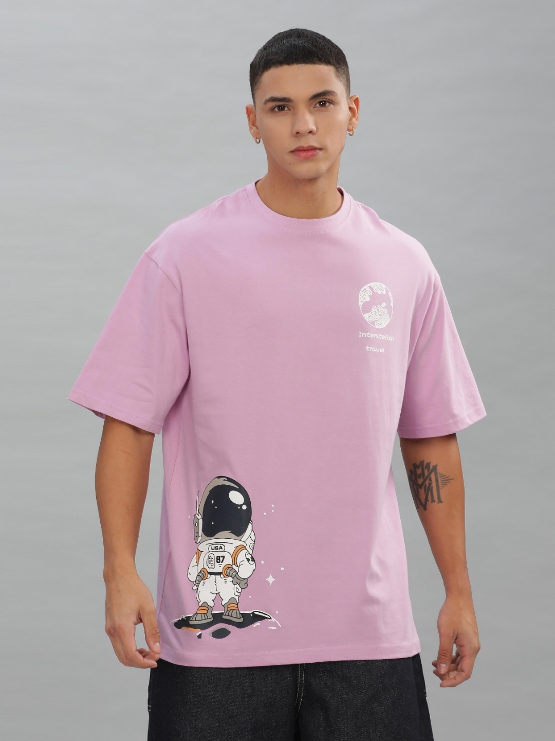 

TOMHIDDLE Men Typography Printed Round Neck Cotton Oversized T-shirt, Pink
