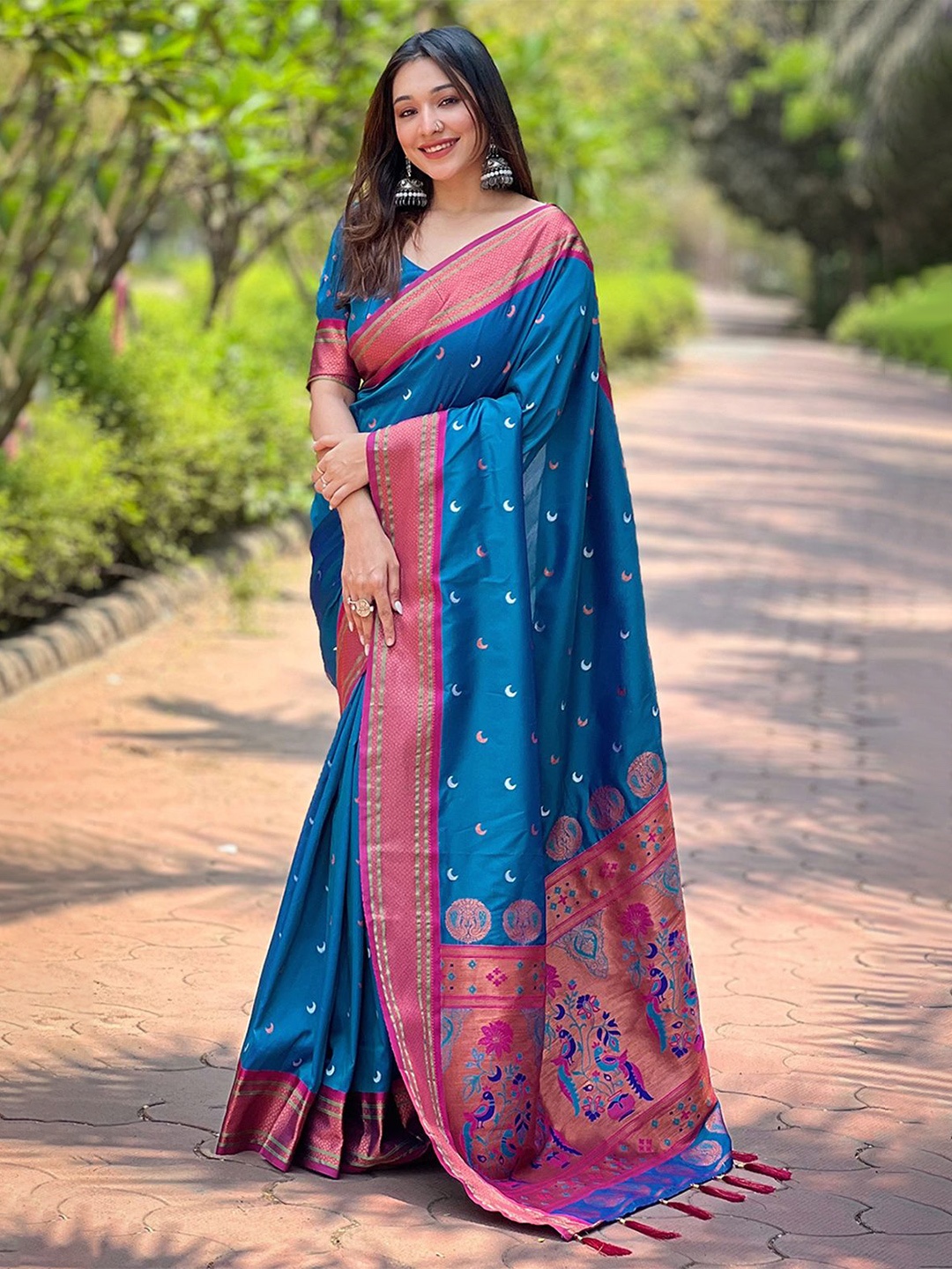 

Panzora Woven Design Zari Banarasi Saree, Blue