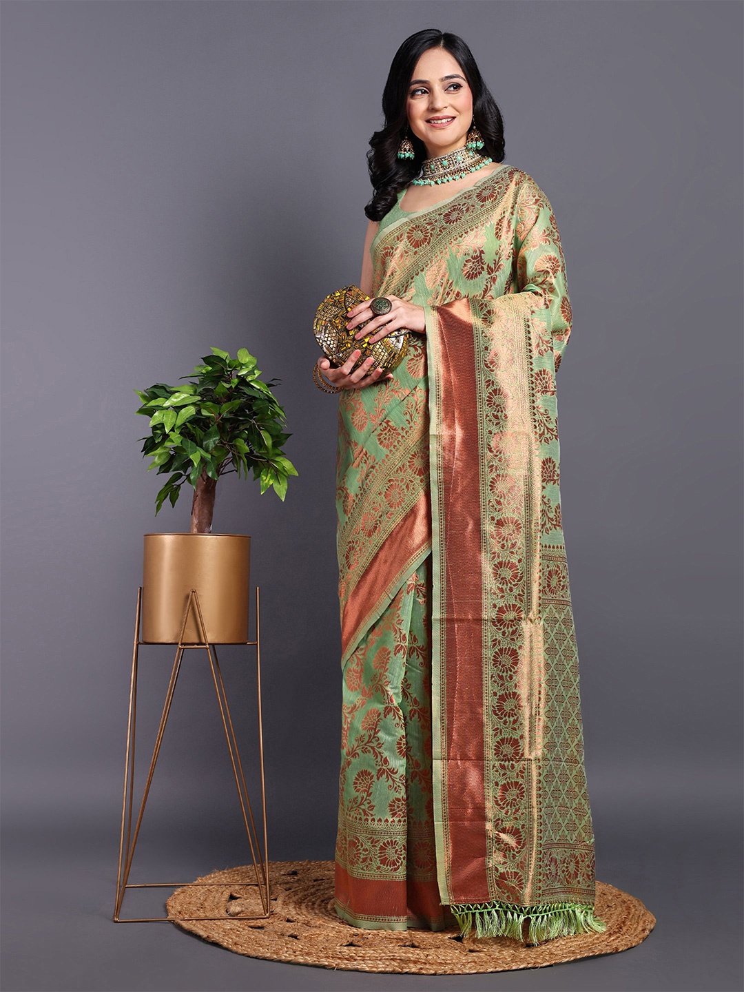 

SWAMI STUDIO Woven Design Zari Pure Cotton Kanjeevaram Saree, Green