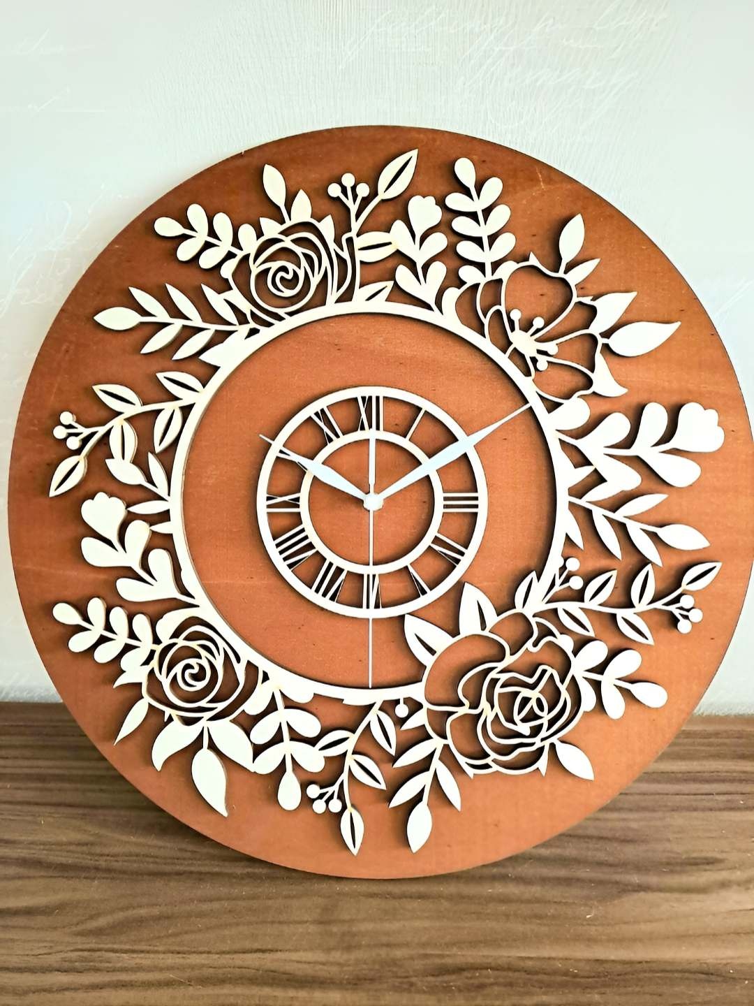 

QEZNEF Brown & White Floral Textured Contemporary Round Shaped Wooden Wall Clock