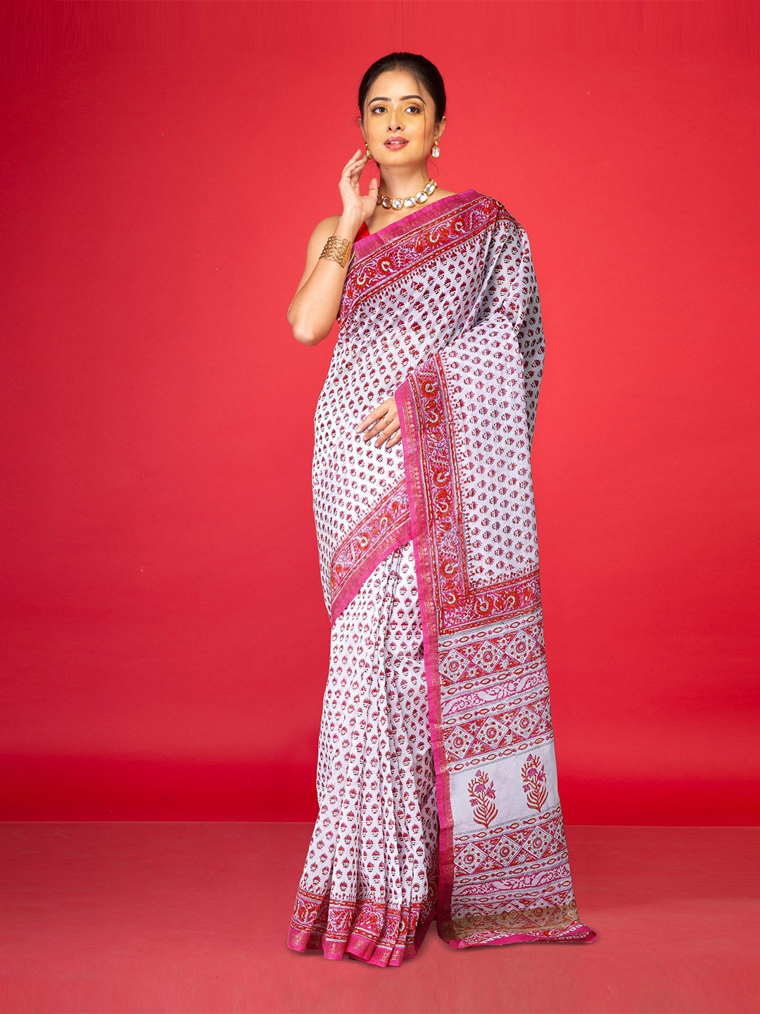 

Unnati Silks Ethnic Motifs Printed Handloom Chanderi Saree, White
