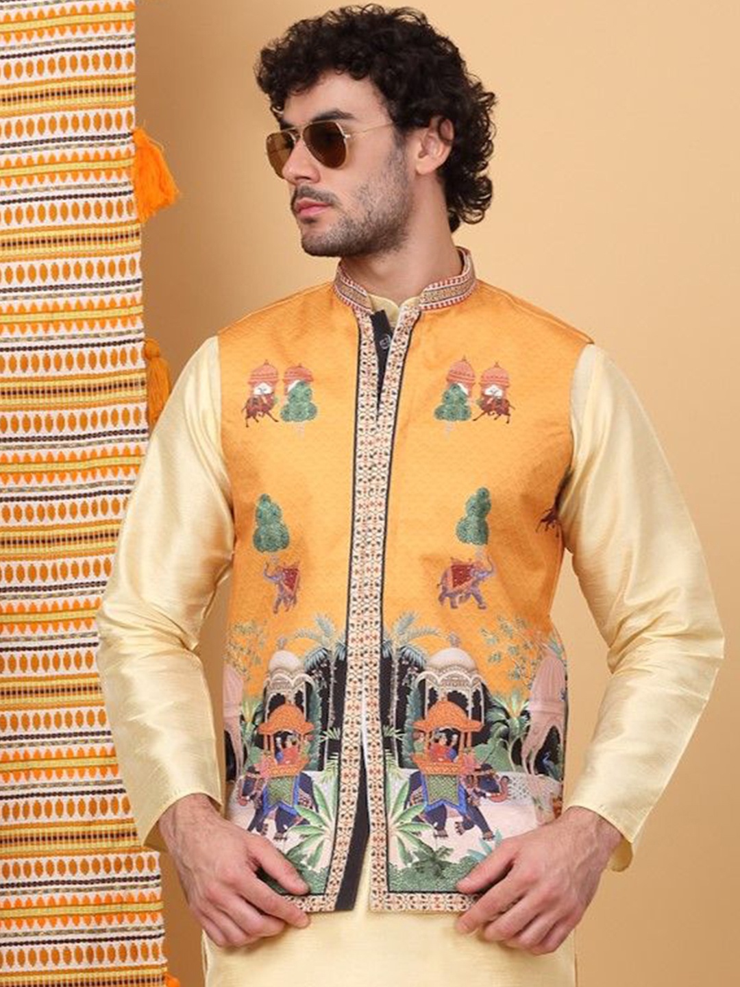 

KRAFT INDIA LUXE Men Printed Woven Nehru Jackets, Yellow