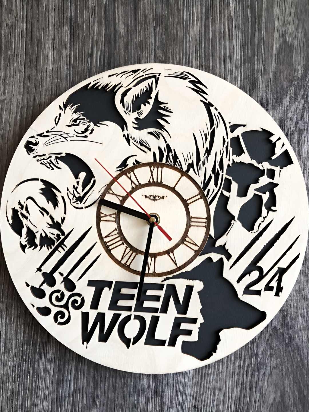 

QEZNEF Beige & Black Teen Wolf Textured Contemporary Round Shaped Wooden Wall Clock