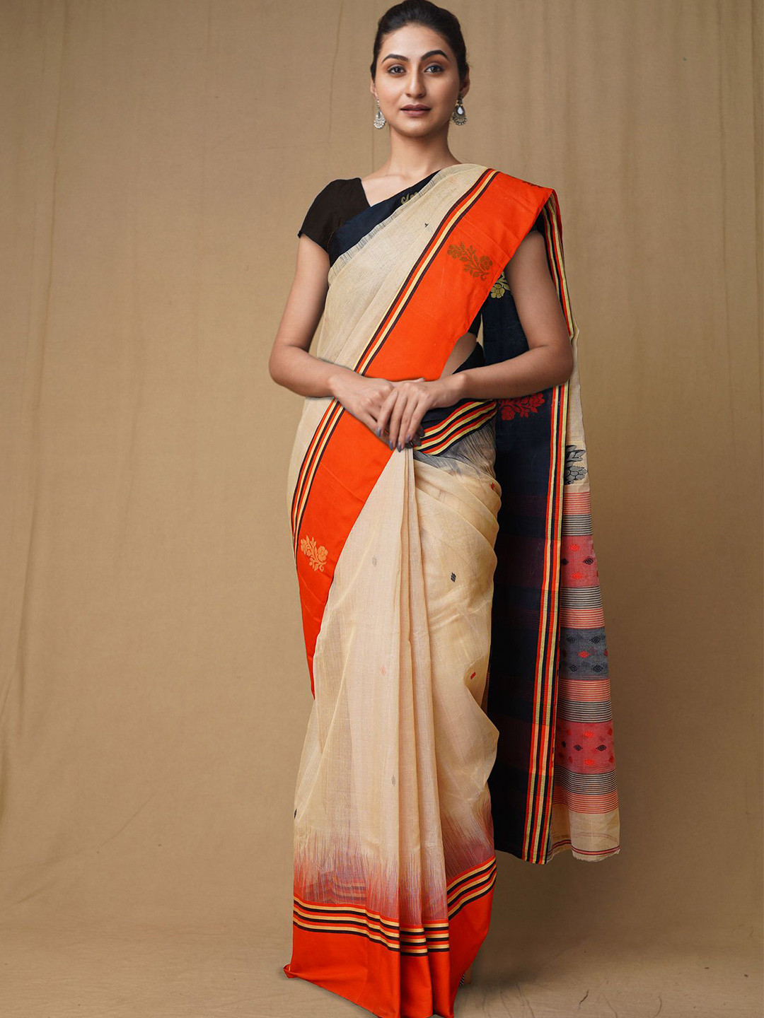 

Unnati Silks Woven Design Pure Cotton Jamdani Saree, Cream