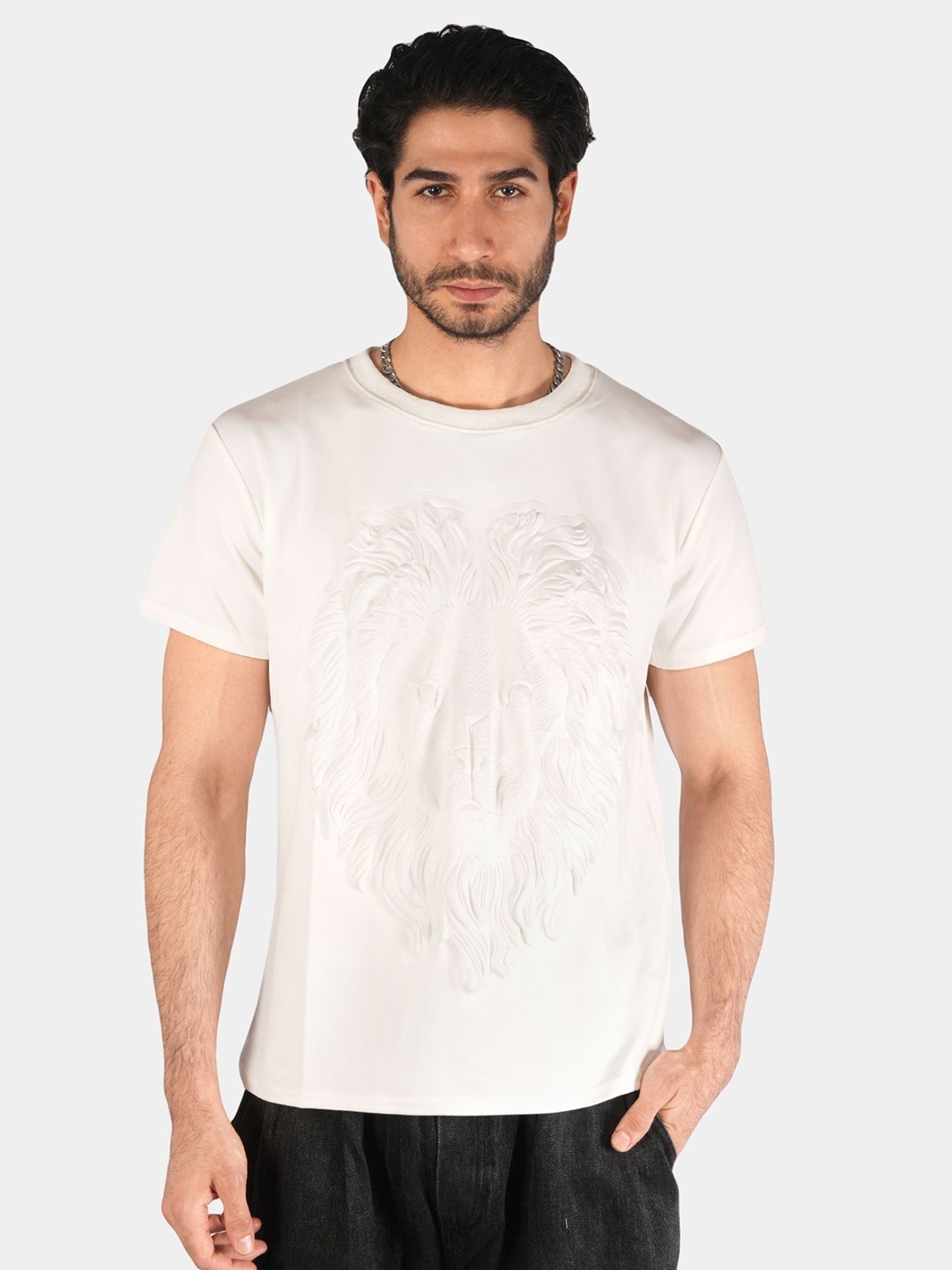 

BOTABOCHI Men Self Design Round Neck Cotton T-shirt, White