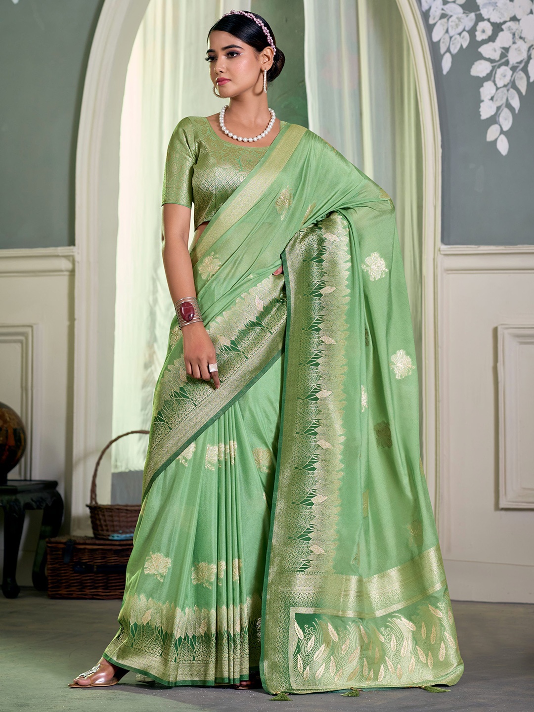 

KAYOMMI Woven Design Pure Crepe Festive Saree With Zari, Sea green