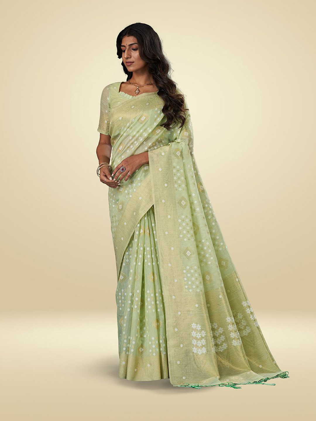 

SARHA Idhika Floral Zari Pure Cotton Saree with Unstitched Blouse, Green
