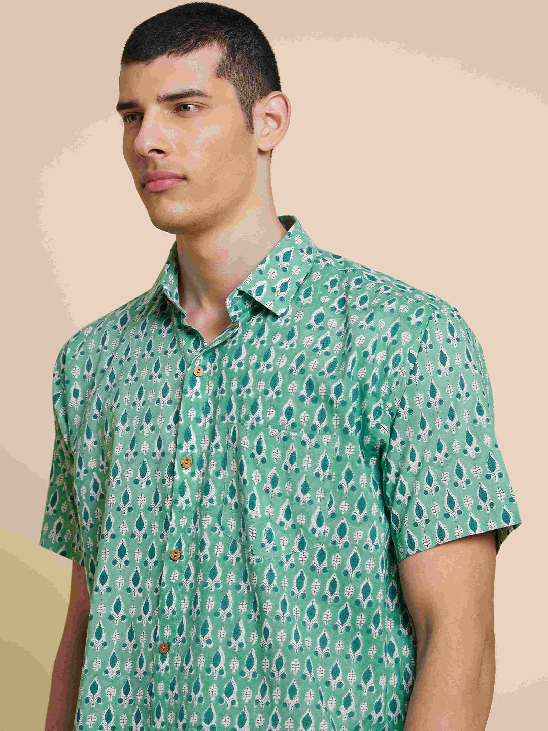 

Patrah Men Spread Collar Floral Printed Cotton Relaxed Fit Casual Shirt, Green