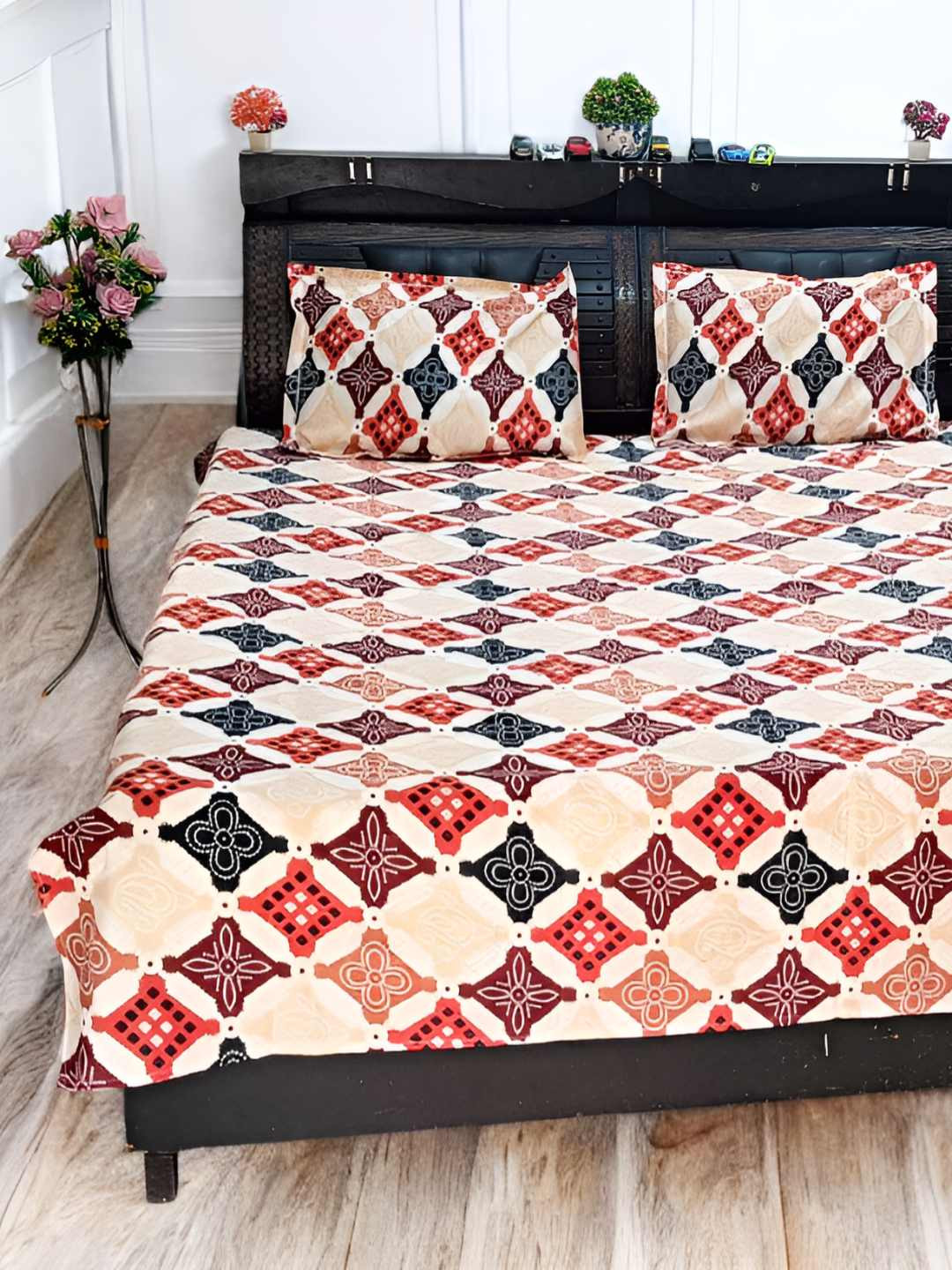 

V.R.ENTERPRISES Beige Geometric Printed 210 TC Cotton Queen Bedsheet with 2 Pillow Covers