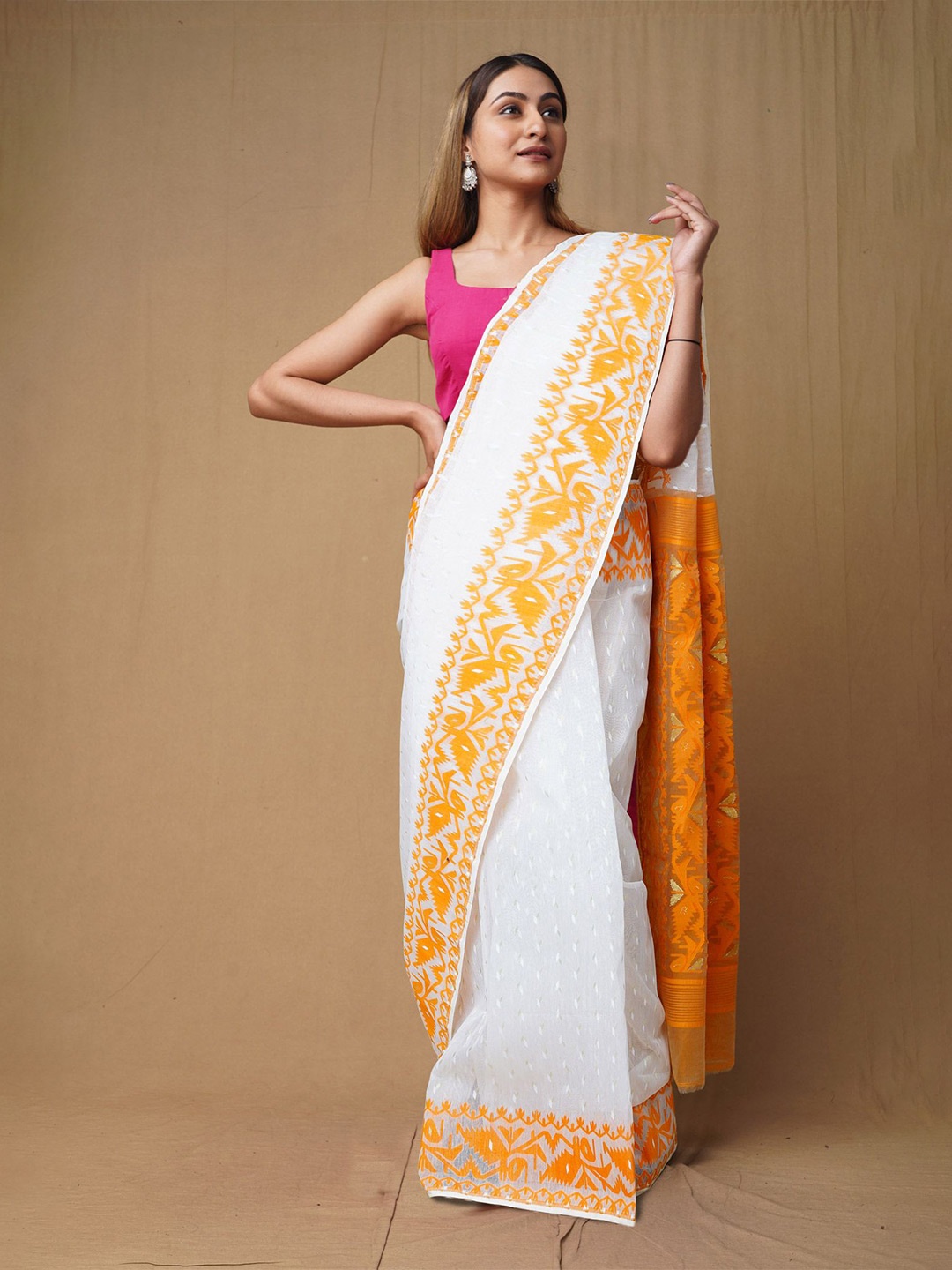 

Unnati Silks Woven Design Pure Cotton Handloom Jamdani Saree, White