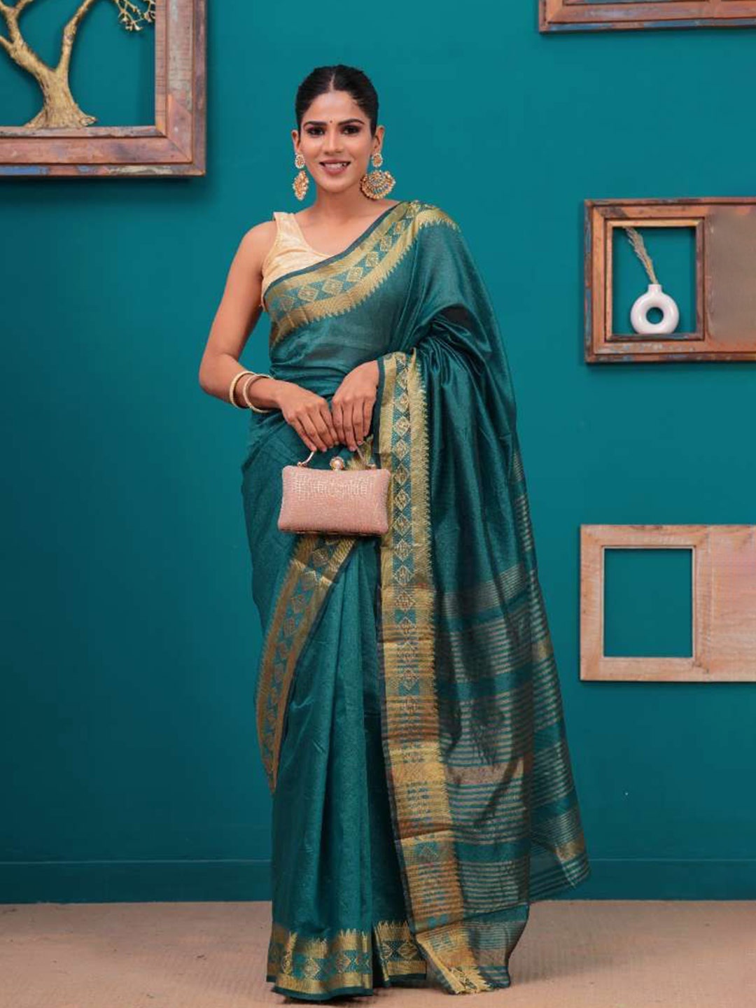 

HEARTLOOM Woven Design Zari Chanderi Saree, Green