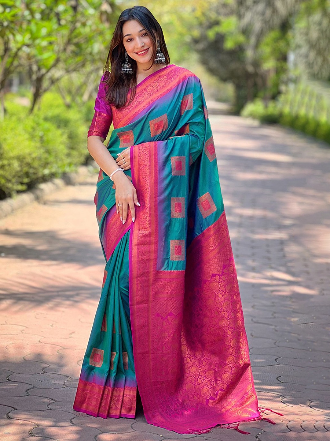 

Panzora Woven Design Zari Banarasi Saree, Teal