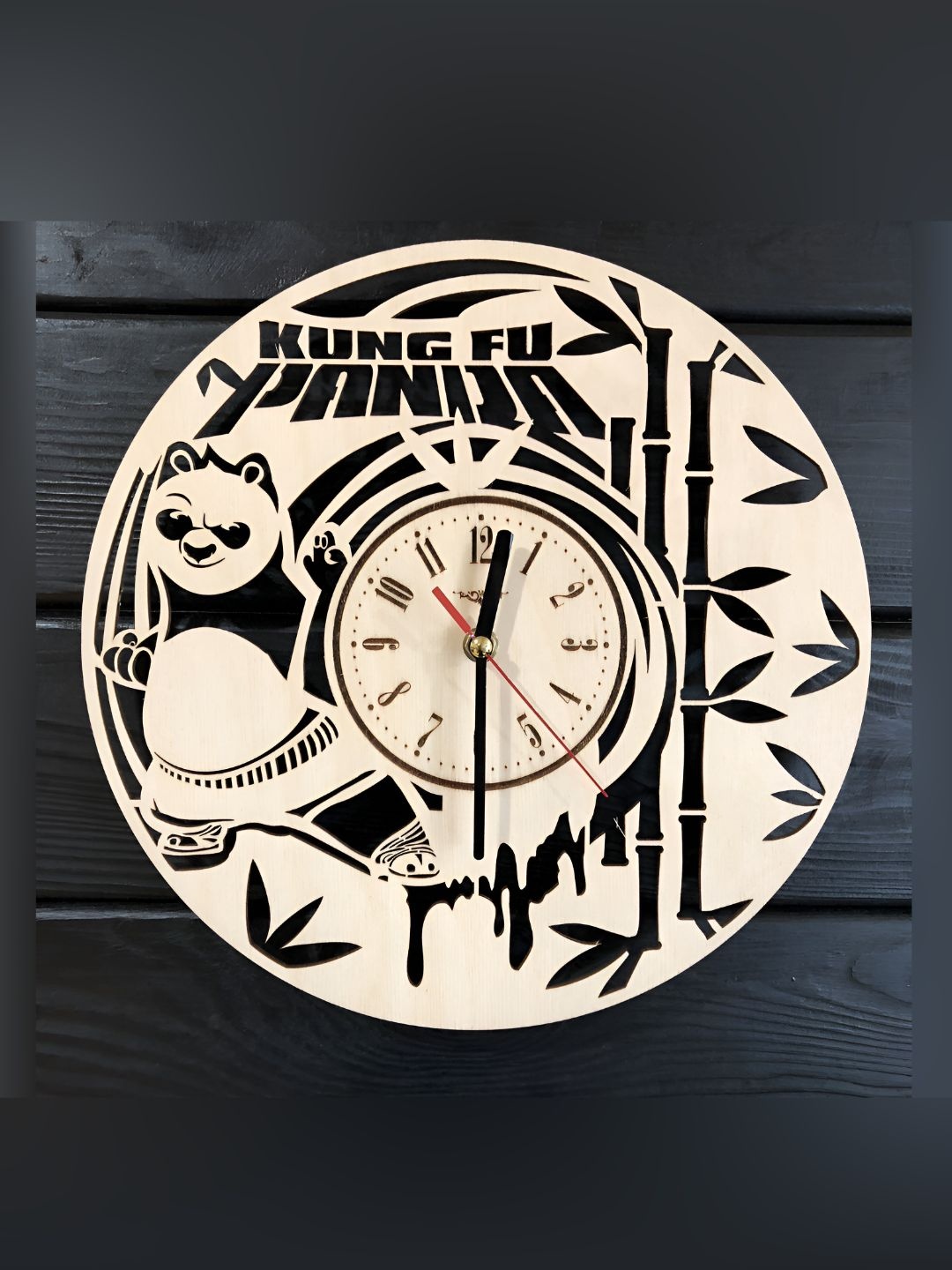 

QEZNEF Beige & Black Kung Fu Panda Textured Contemporary Round Shaped Wooden Wall Clock